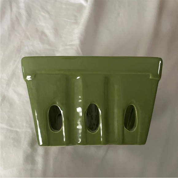 AC Moore Nicole’s Kitchen Green Berry Basket - Picture 4 of 6